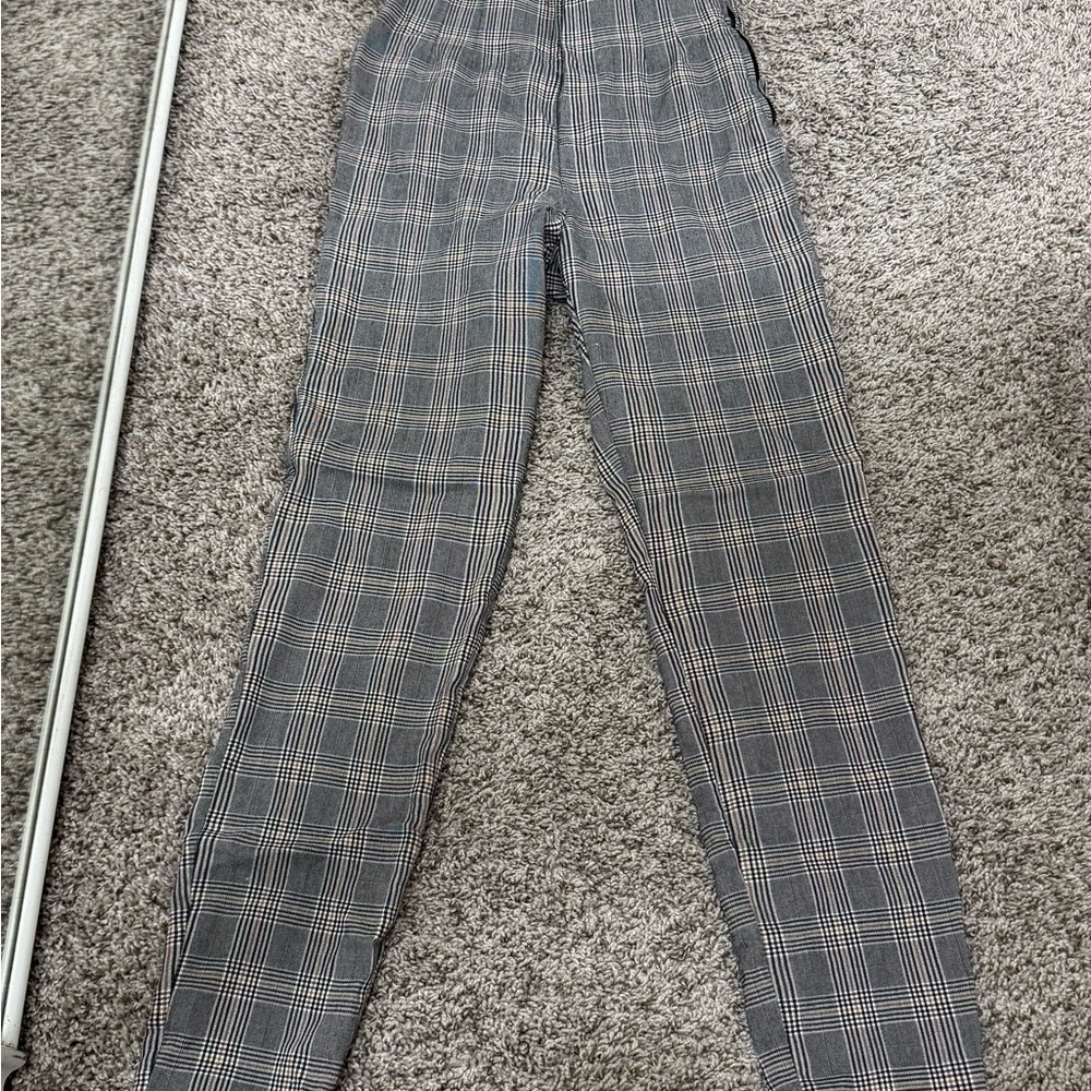 Zara Women's Gray Checkered Pants